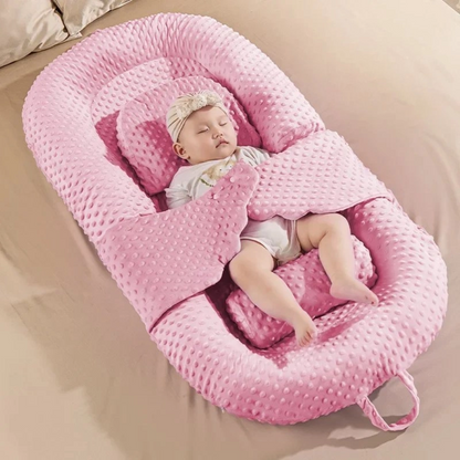 Nestly - Cozy Baby Lounger with Angel Wings