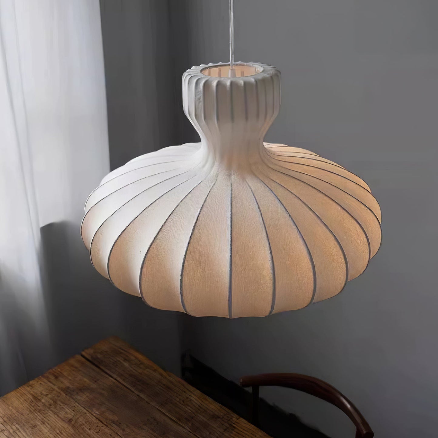 Lumo - Elegant Floral Pendant Light