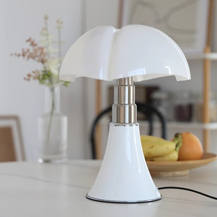 Lumiéra - Elegant Flower Table Lamp