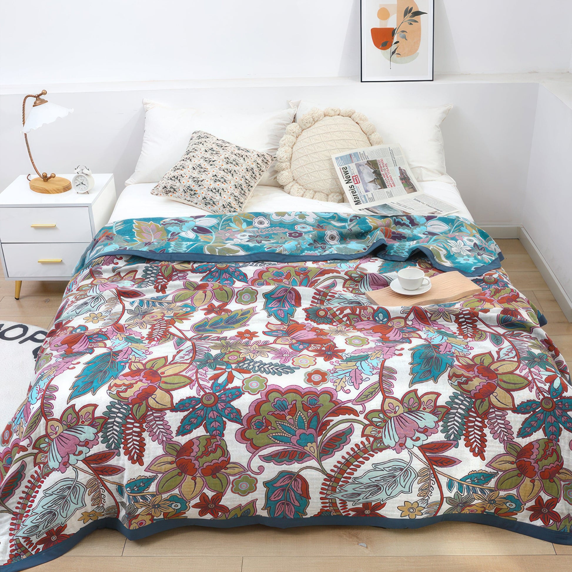 Blossom Dreams - Reversible Floral Cotton Blanket for Home Decor & Comfort-1