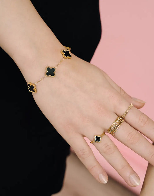 Five-leaf cloverleaf bracelet 1