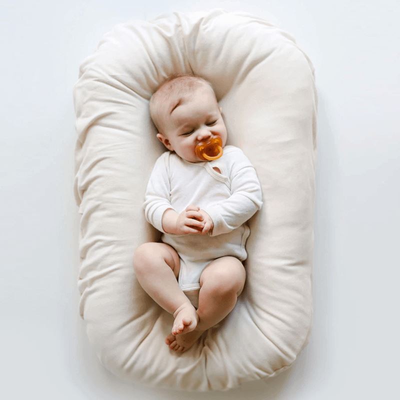 SnuggleNest – Cozy Baby Lounger