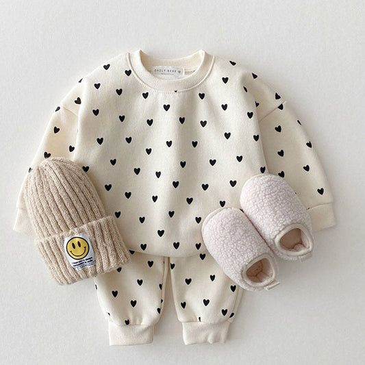 HEARTWARMER – Adorable Baby Clothes Set