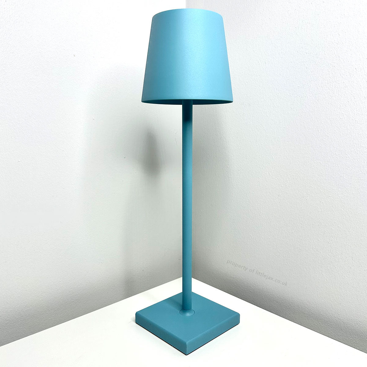 AuraLite - Modern Cordless Table Lamp