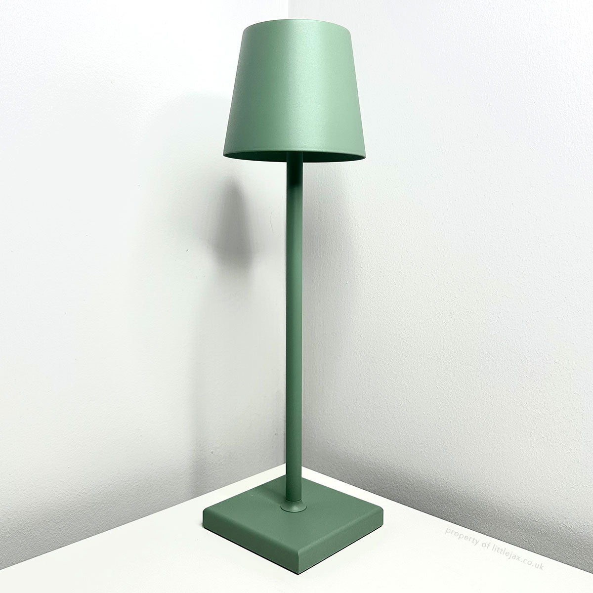AuraLite - Modern Cordless Table Lamp