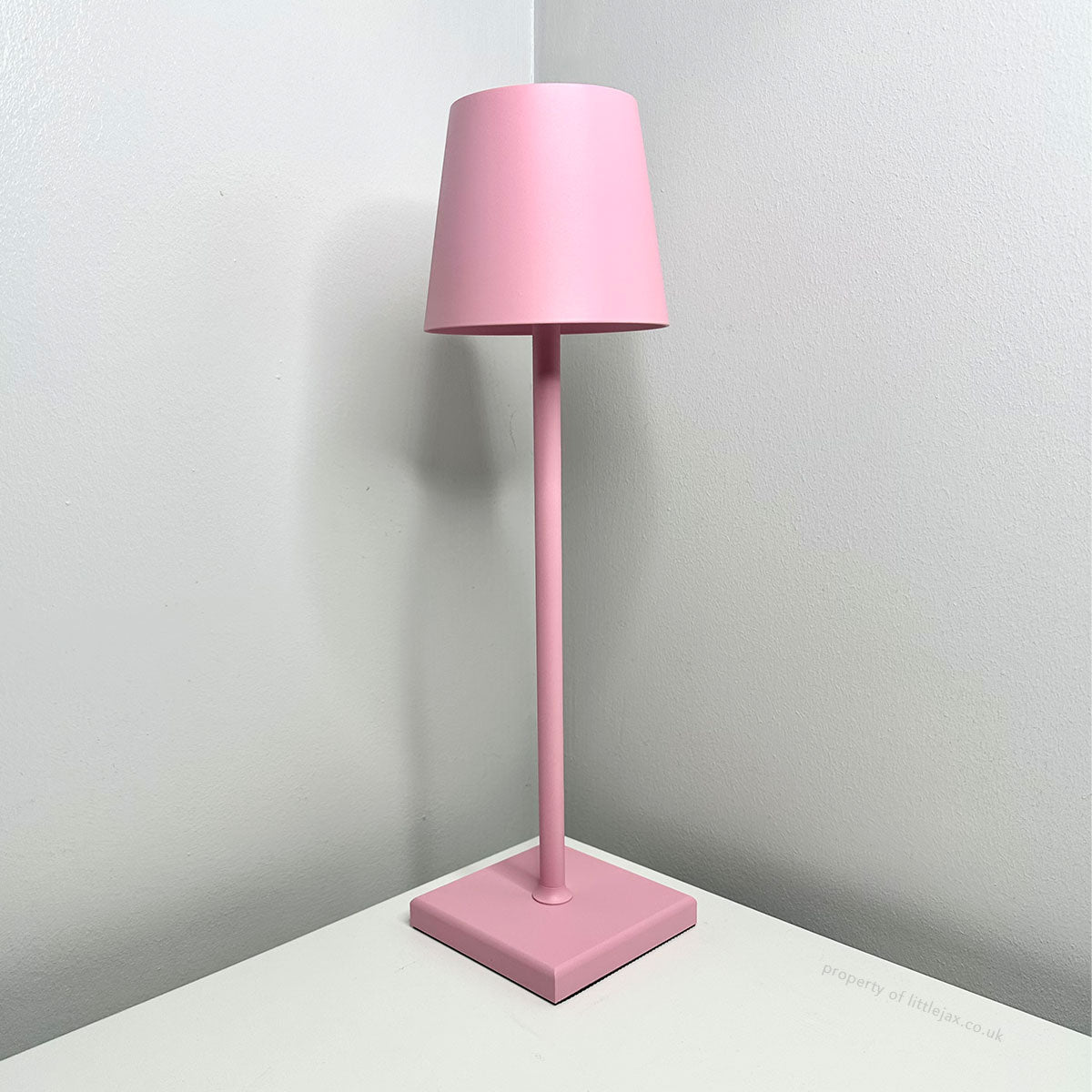 AuraLite - Modern Cordless Table Lamp