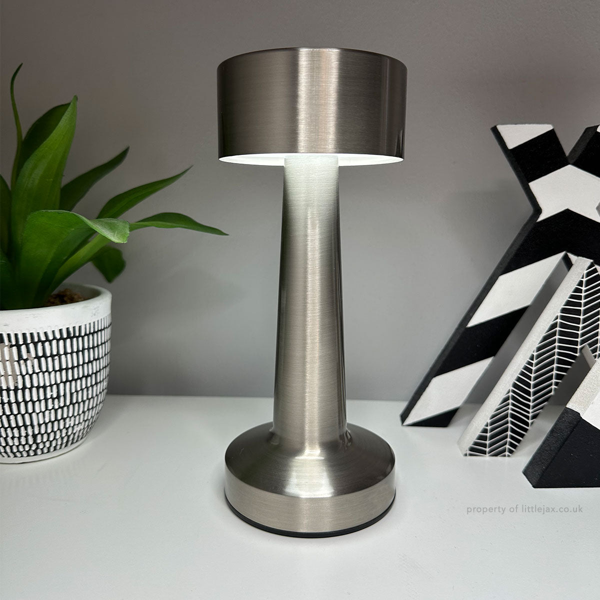 LumoGlow - Sleek Cordless Halo Table Lamp